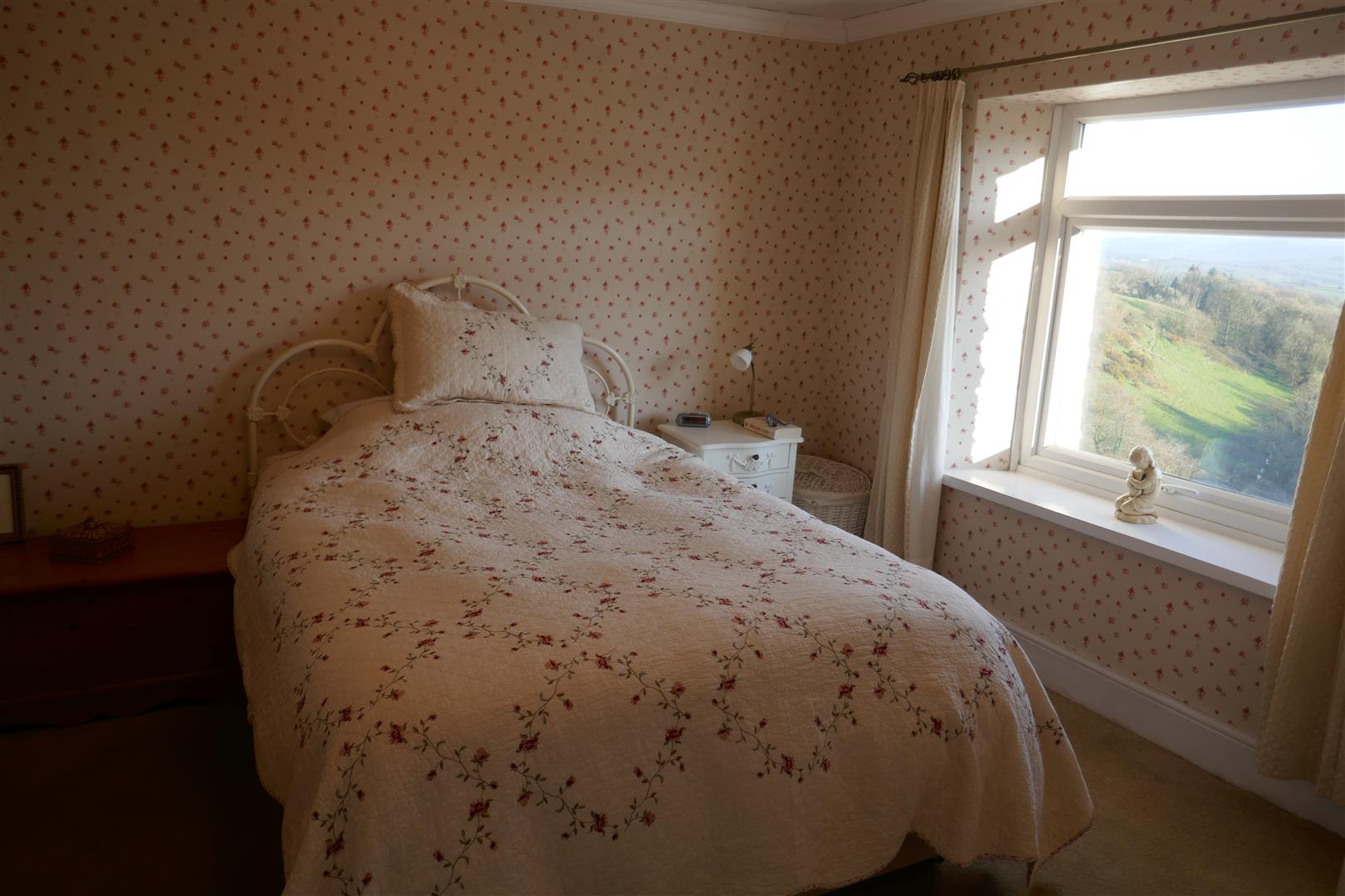 ANOTHER ROOM ASPECT